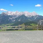 Rupert Und Jasmin Hauser 아파트