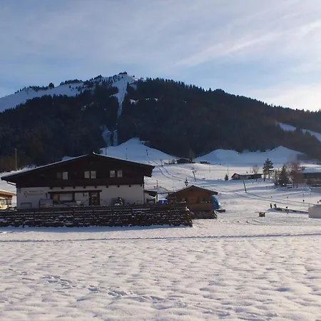 Rupert Und Jasmin Hauser Daire