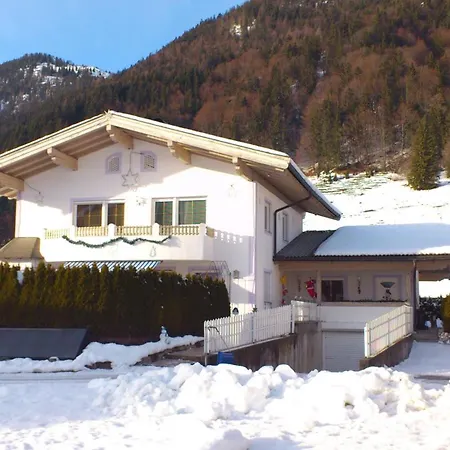 Rupert Und Jasmin Hauser Apartman *