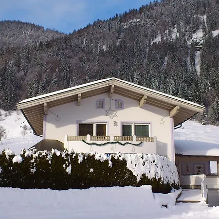 Rupert Und Jasmin Hauser Apartman *