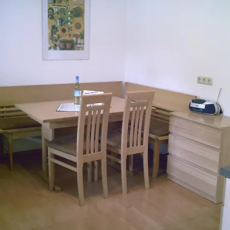 Rupert Und Jasmin Hauser 상트율리흐암필레르시