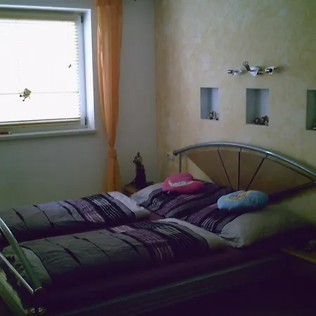 鲁伯特恩德茉莉豪瑟别墅公寓 *